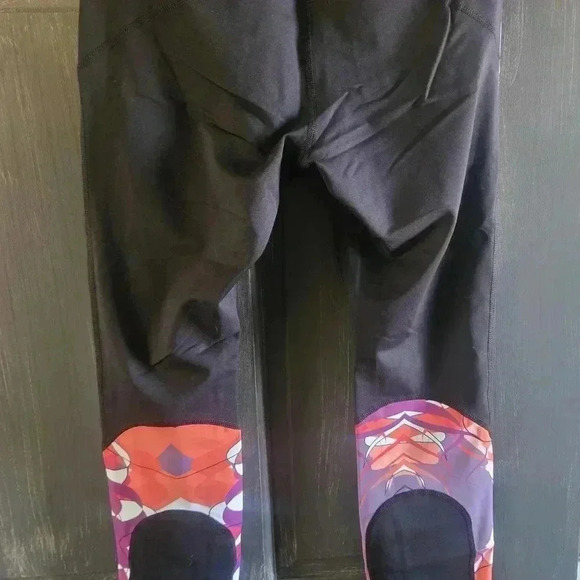 Fitwear black n multi color small leggings - Picture 5 of 7